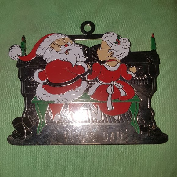 Santa Claus and Mrs. Claus "Mom & Dad" Metal Ornament - Picture 3 of 8